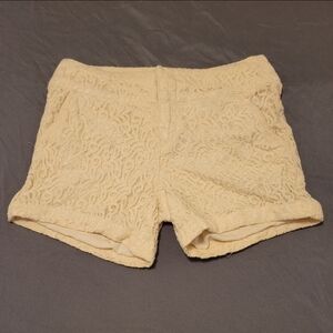 one5one | Cream Lace Shorts